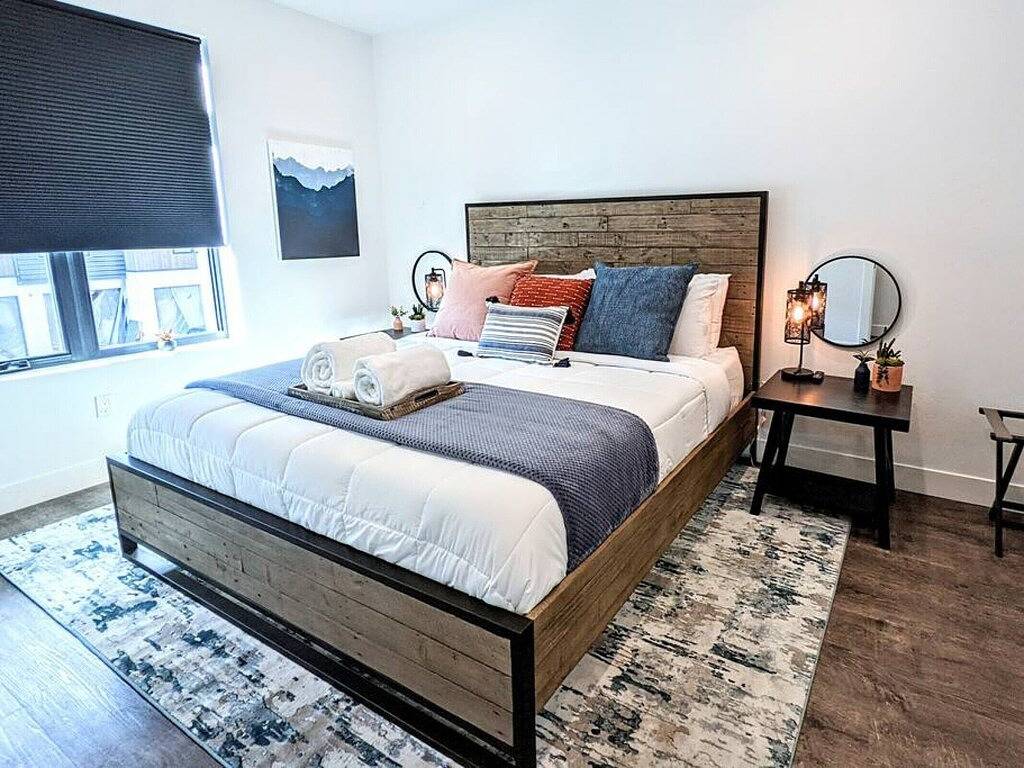 Ganze Wohnung, Brand new property with hot tub, fire pit, parking, covered ski storage, and more! in Silverthorne, Arapaho and Roosevelt National Forests