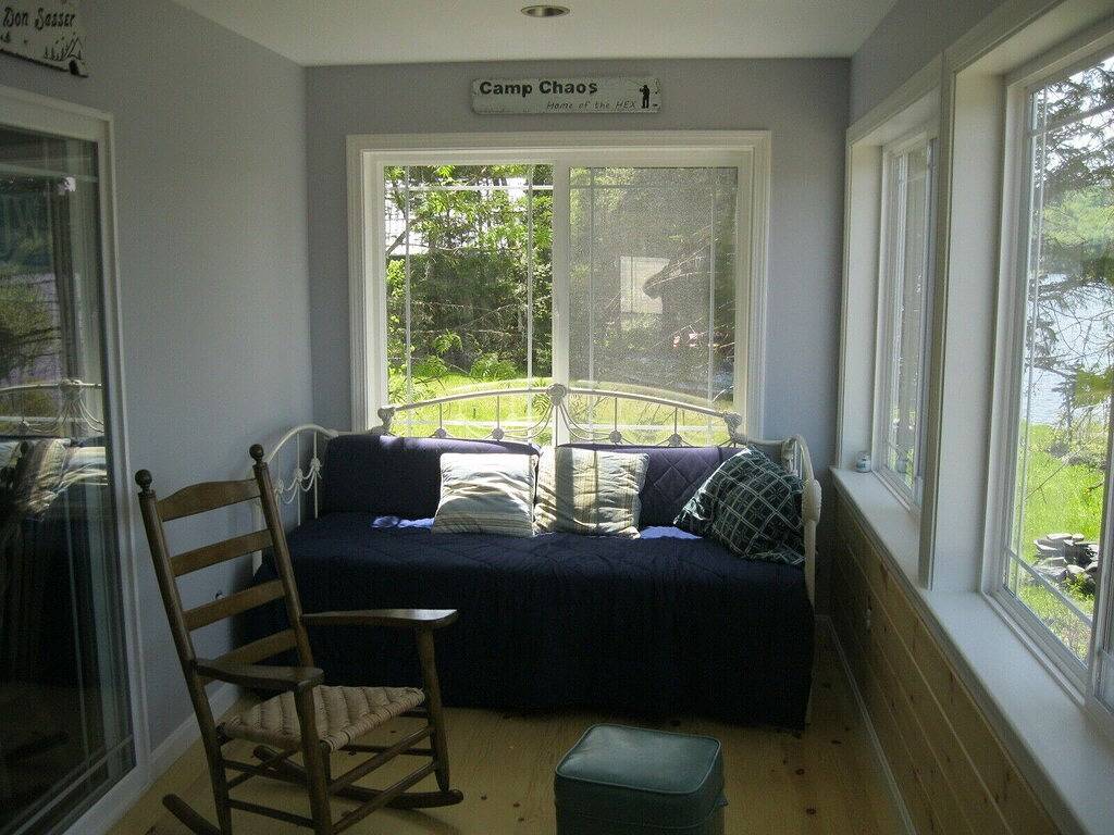 Brandneu Strahl Bau-Haus auf unberührte Back Lake in Pittsburg (NH), Coös County