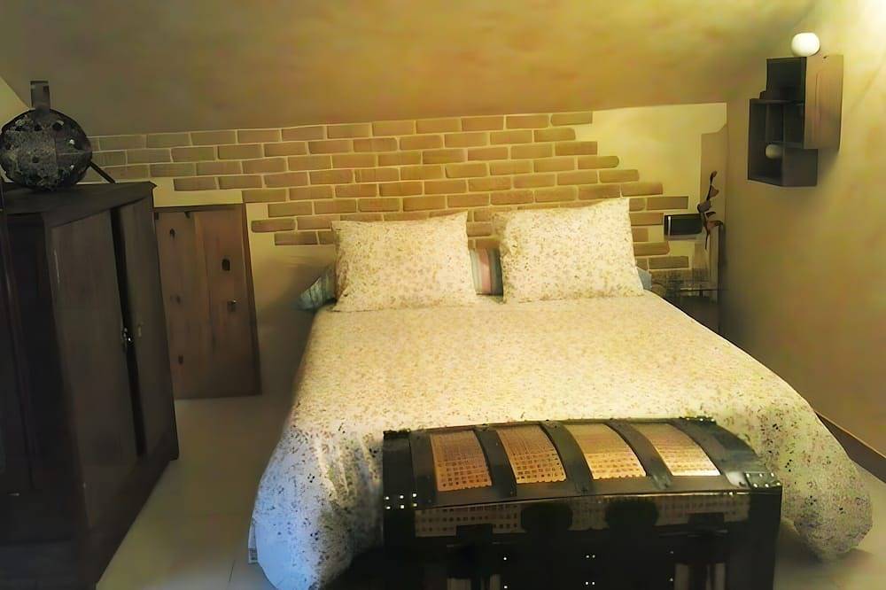 Casa rural 'El Mirador De La Pola Nava' con vistas a la montaña in Nava, Provincia de Asturias