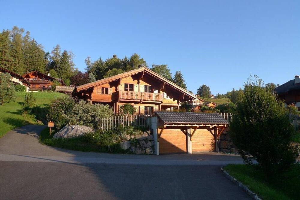 Charmant chalet familial dans les Alpes suisses près des remontées mécaniques et piste cyclable in Gryon, Alpes Vaudoises