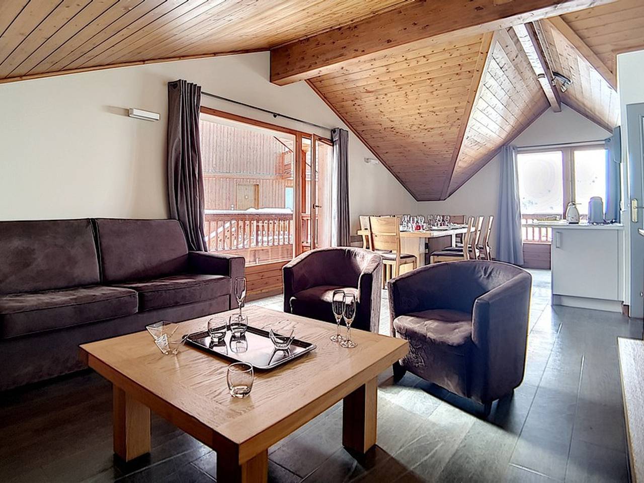 Appartement entier, Appartement spacieux avec sauna, hammam et Wifi proche des pistes in Les Menuires, Saint-Martin-de-Belleville