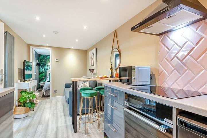 Cottage for 3 people, with garden and hot tub, with pets in Kent