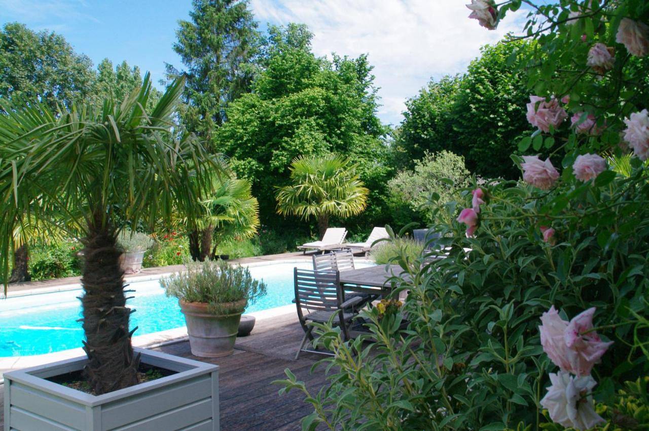 Junior Suite with Pool View in Creully, Région de Caen