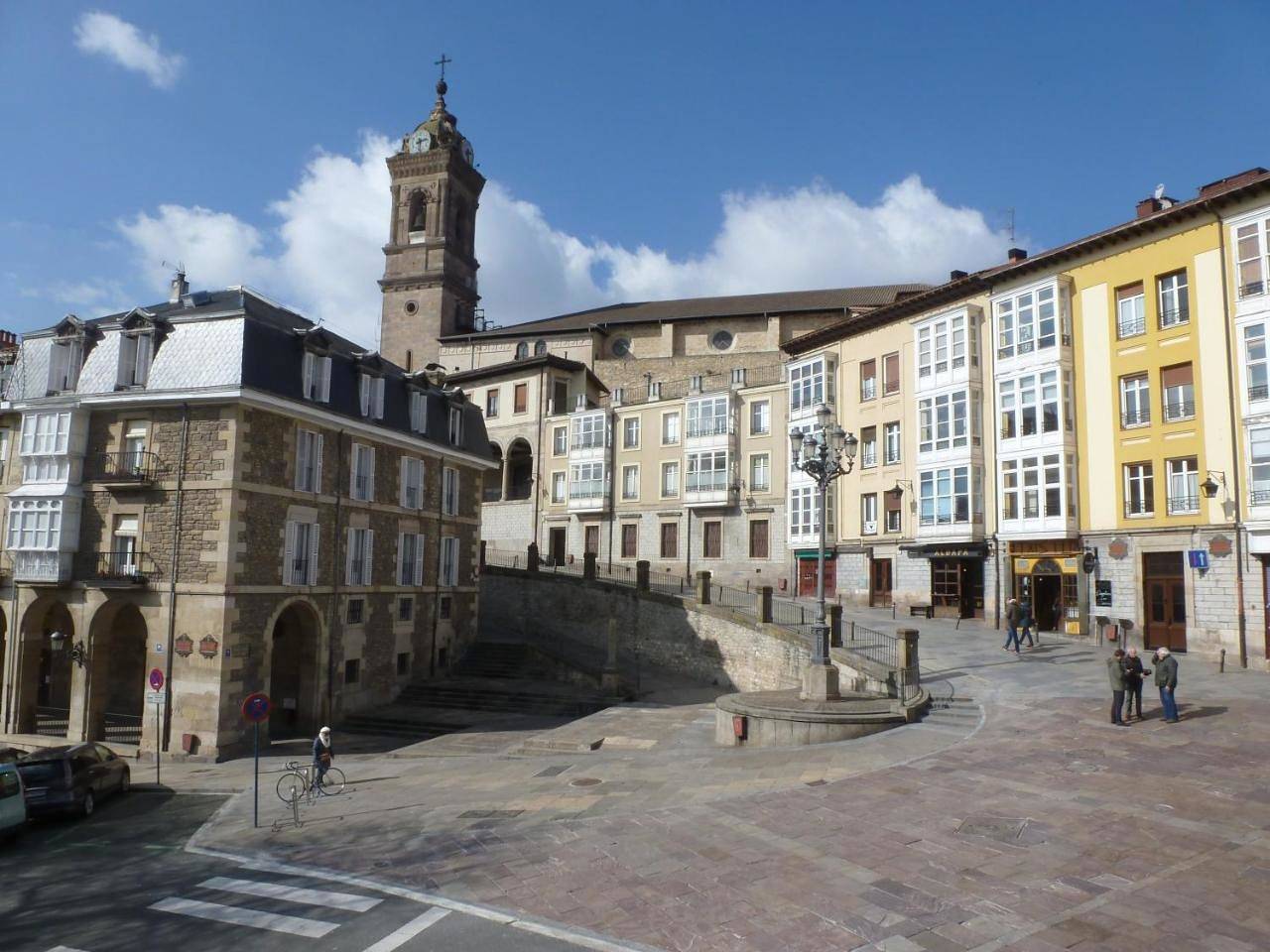 Hostal del Arquitecto in Vitoria-Gasteiz, Cordillera Cantábrica