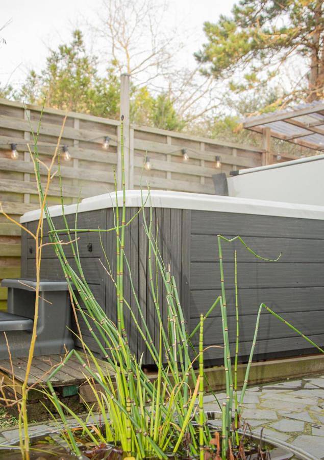 Chambre d’hôte pour 2 personnes, avec piscine et jardin ainsi que jacuzzi et sauna, animaux acceptés à Coxyde