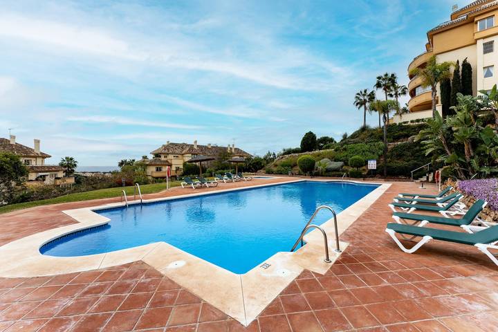 Entire apartment, Apartment 'Elveria Hills' with Sea View, Wi-Fi and Air Conditioning in Elviria, Marbella