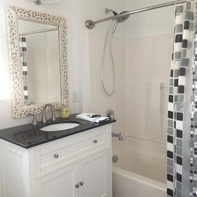 Ganze Wohnung, Mayfaire, 3 Meilen von Wrightsville Beach. Sehr angenehm in Wilmington, New Hanover County