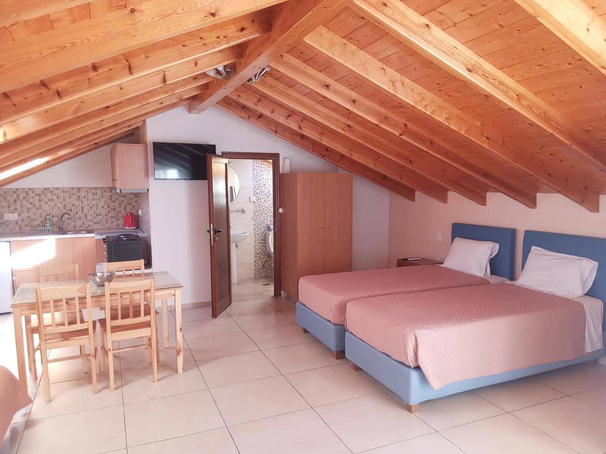 George's Studios in Corfou