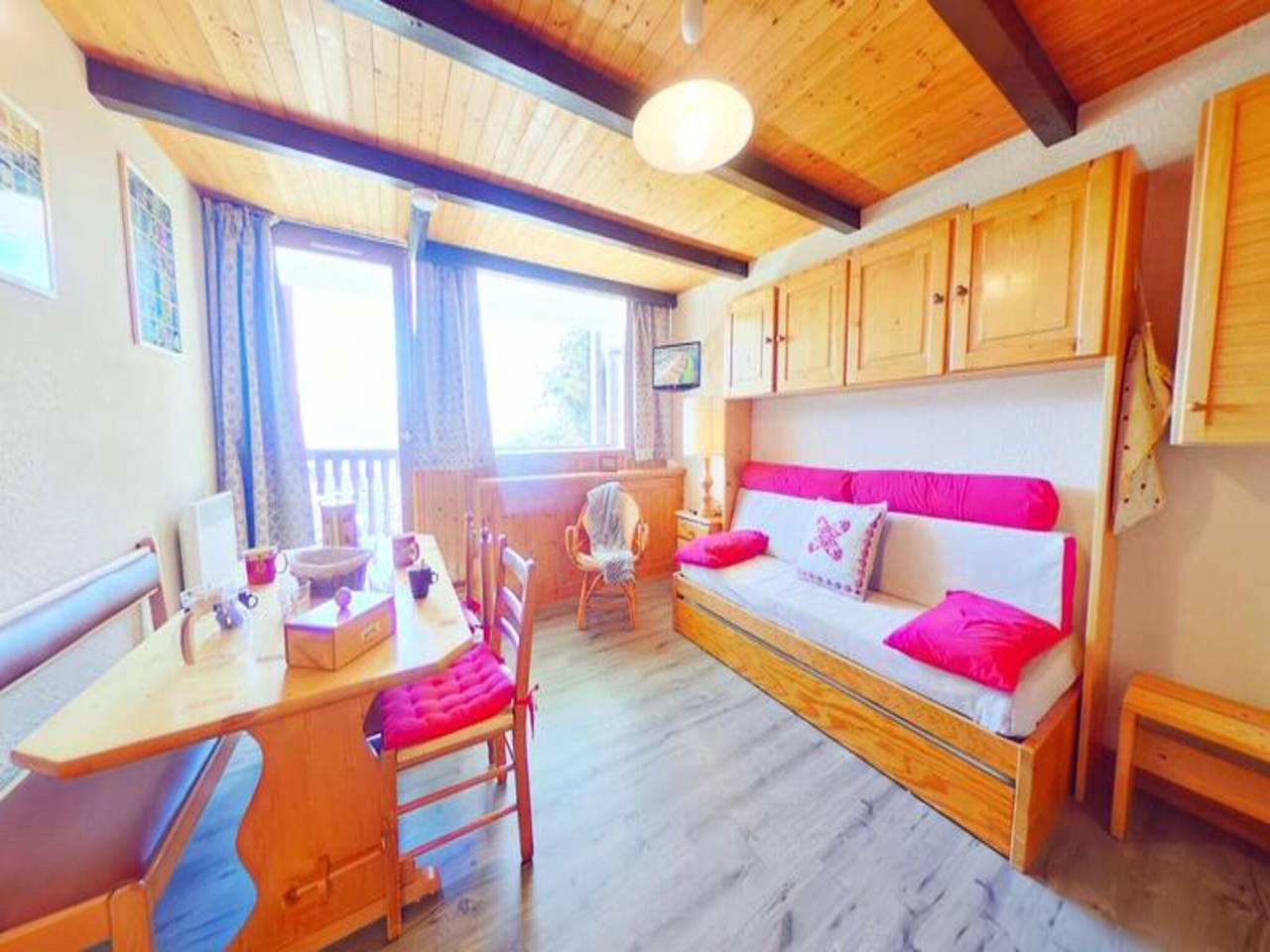 Apartamento entero, Apartamento en el centro del complejo turístico con balcón in Les Saisies, Albertville region