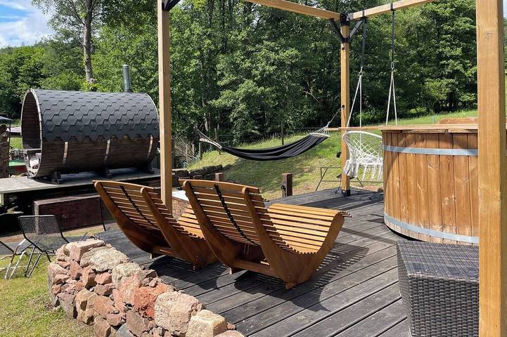 Ferienhaus für 6 Personen, mit Whirlpool und Terrasse sowie Garten und Sauna
