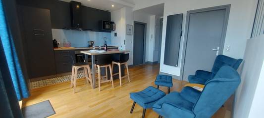 Gîte pour 2 personnes, avec terrasse et vue sur le lac dans Office de Tourisme d'Aix les Bains