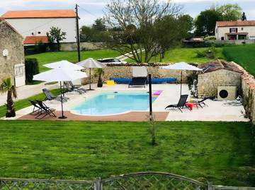 Maison De Vacances pour 6 Personnes dans Vergné, Région de Saint-Jean-d'Angély, Photo 1