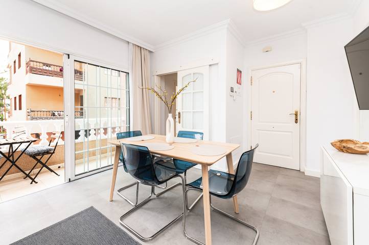Entire apartment, Viña Vieja in Playa de las Galletas (Arona), Arona
