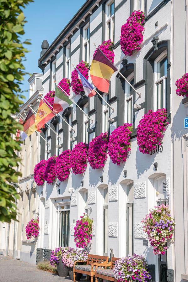 Hotel, mit Ausblick in Bergen op Zoom
