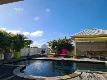 Gîte pour 2 personnes, avec vue ainsi que piscine et terrasse dans Anse Caffard