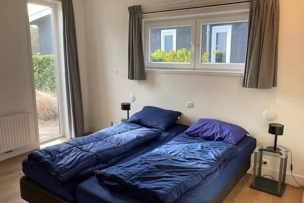 Chalet with 2 bedrooms and a dishwasher in Heerlen, Parkstad Limburg