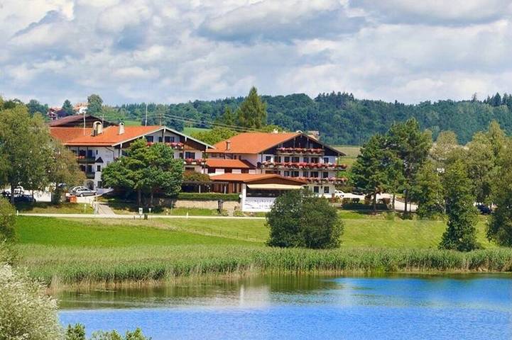 Ferienwohnung für 6 Personen, mit Balkon und Sauna in Bad Endorf