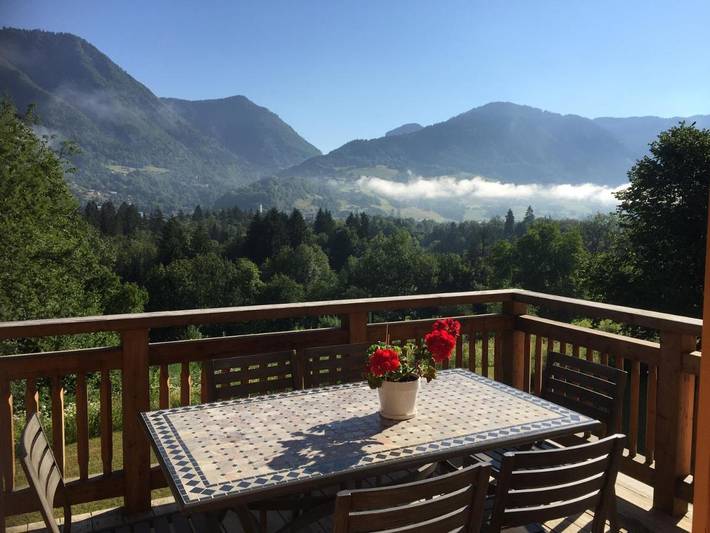 Gîte pour 6 personnes, avec vue et jardin à Châtillon-sur-Cluses