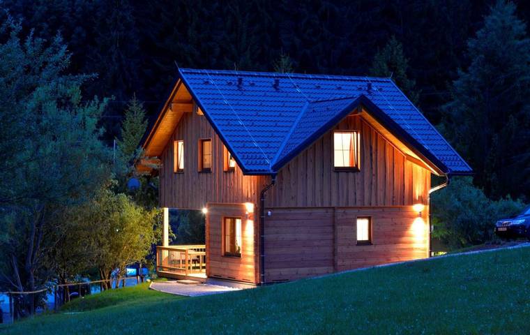 Bungalow für 5 Personen, mit Terrasse und Garten sowie Sauna und Seeblick in Villach