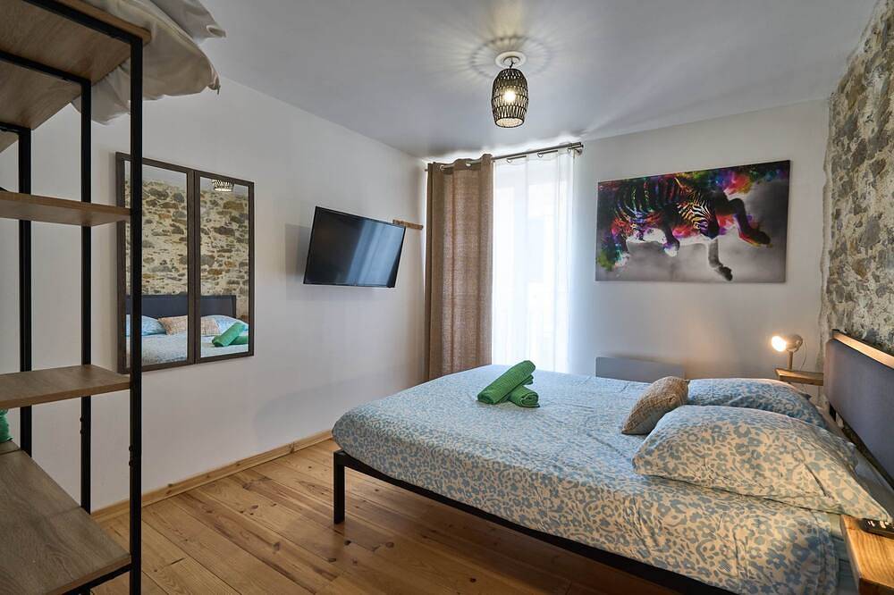 Appartement entier, Charme unique · Clim · 6 pers au cœur de Carca in Carcassonne, Région de Carcassonne