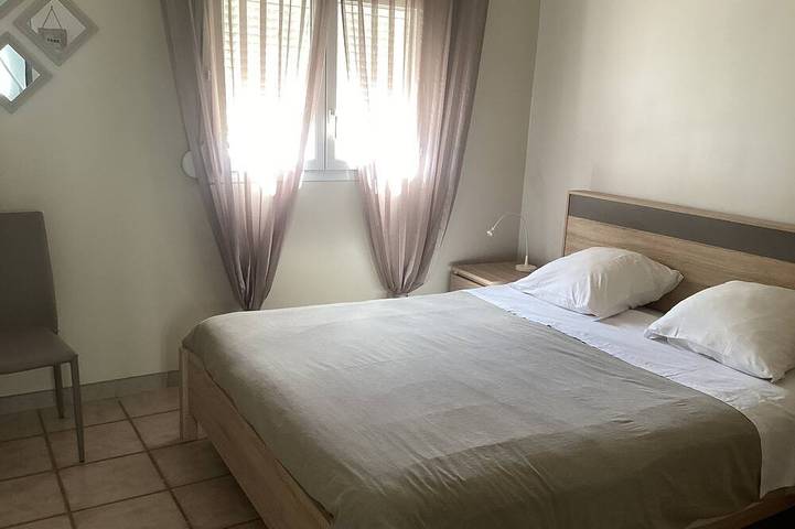 Location de vacances pour 5 personnes, avec piscine à Aramon - 2