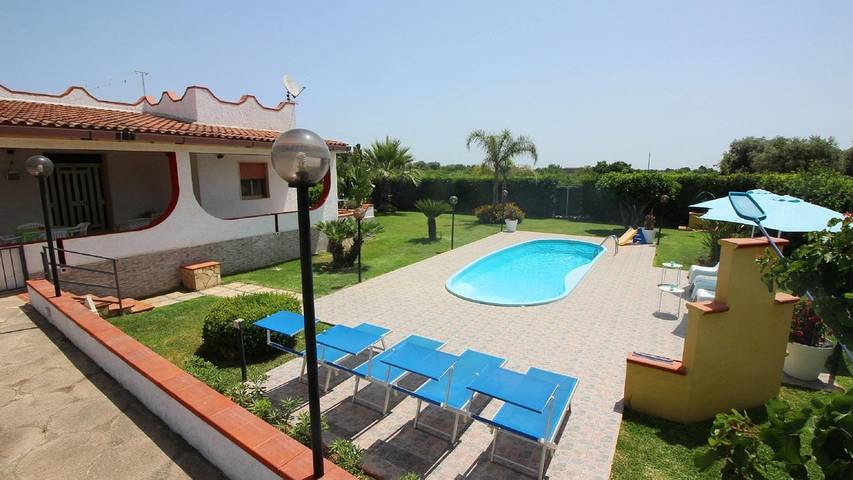 Villa con piscina per 5 persone, con piscina e giardino nonché terrazza a Siracusa
