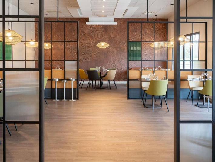 Hôtel pour 2 personnes, avec Terrasse et Jardin ainsi que Piscine et Vue à Appoigny