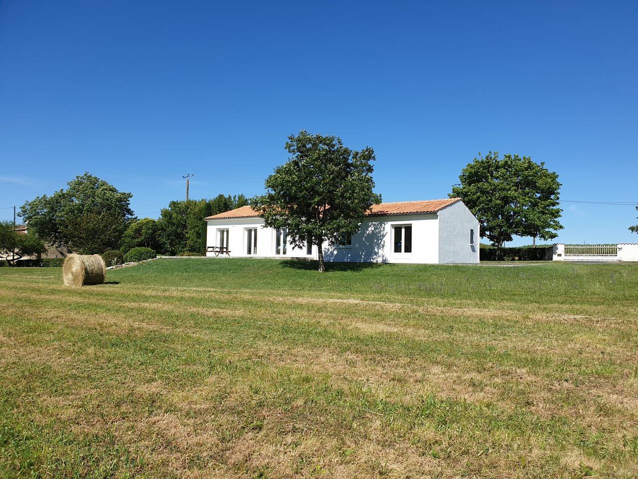 Le Bois Dormant in Saint-Jean-d'Angély, Région de Saint-Jean-d'Angély
