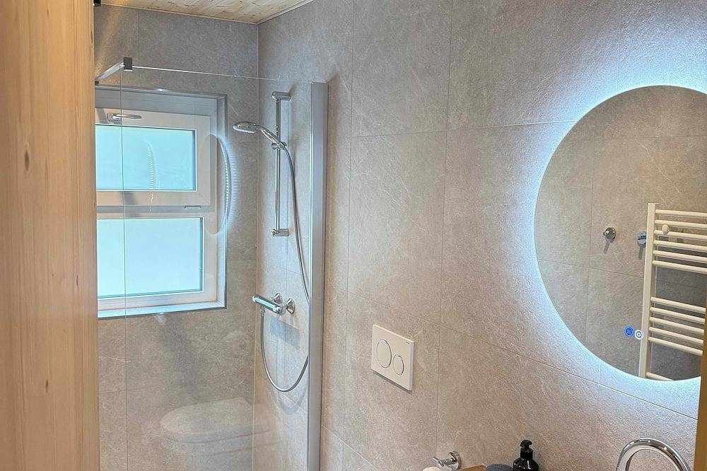 Ganze Wohnung, Chalet style apartment mountain view in the middle of the National Park in Mallnitz, Lieser-Maltatal