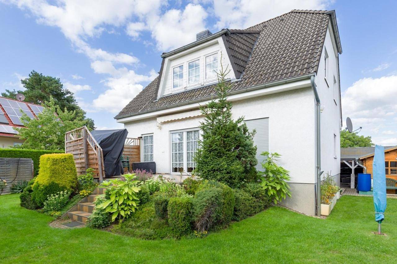 Four-Bedroom House in Dahlwitz-Hoppegarten, Hoppegarten