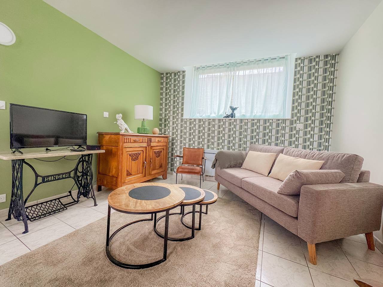 Entire apartment, Renovated Apartment in the Heart of Pont-l’Abbé – River View, Near the Ocean in Pont-l'Abbé, Quimper region