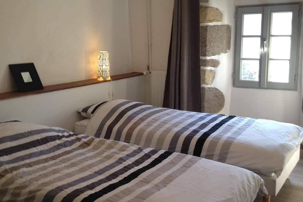 Casa señorial del barco de 1687 renovada en 2018 in Lanildut, Región de Brest