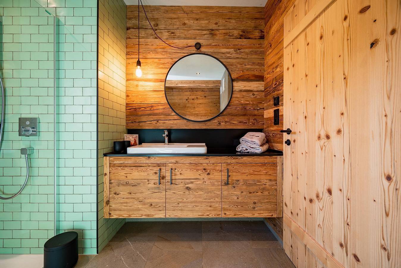 Dreibettzimmer "Rossgschirrkammer", Dusche, Wc in Saalfelden, Saalfelden am Steinernen Meer