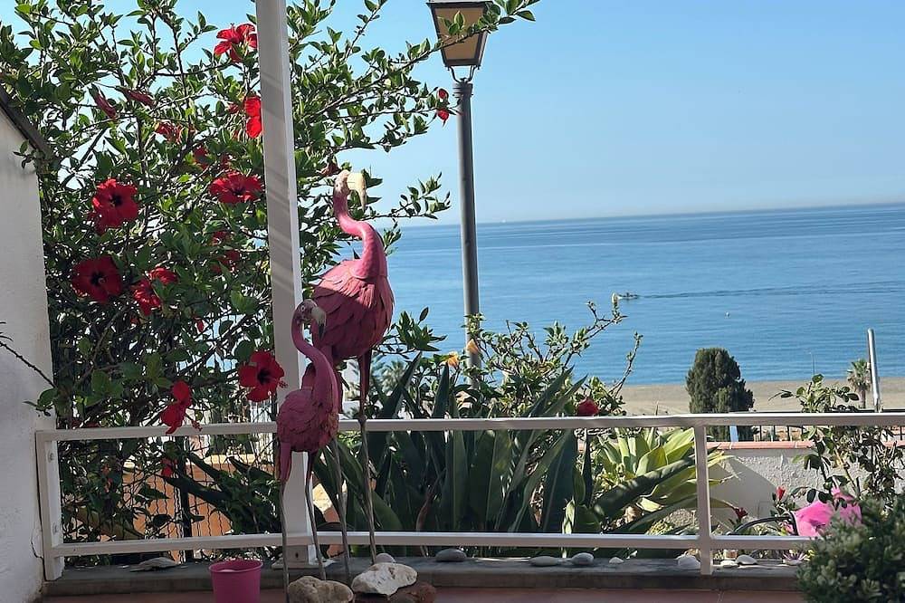 Feel-good atmosphere with a fantastic sea view in Urbanizacion La Esperanza, Vélez-Málaga