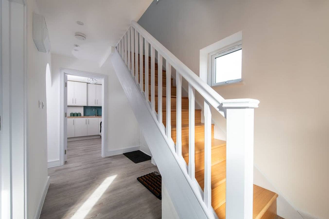 Compton House - 4 Bed in Cheltenham, Gloucestershire