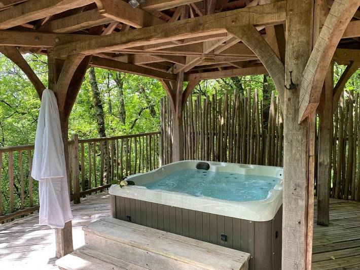 Gîte pour 2 personnes, avec piscine et jacuzzi ainsi que jardin et sauna à Nojals-et-Clotte - 3