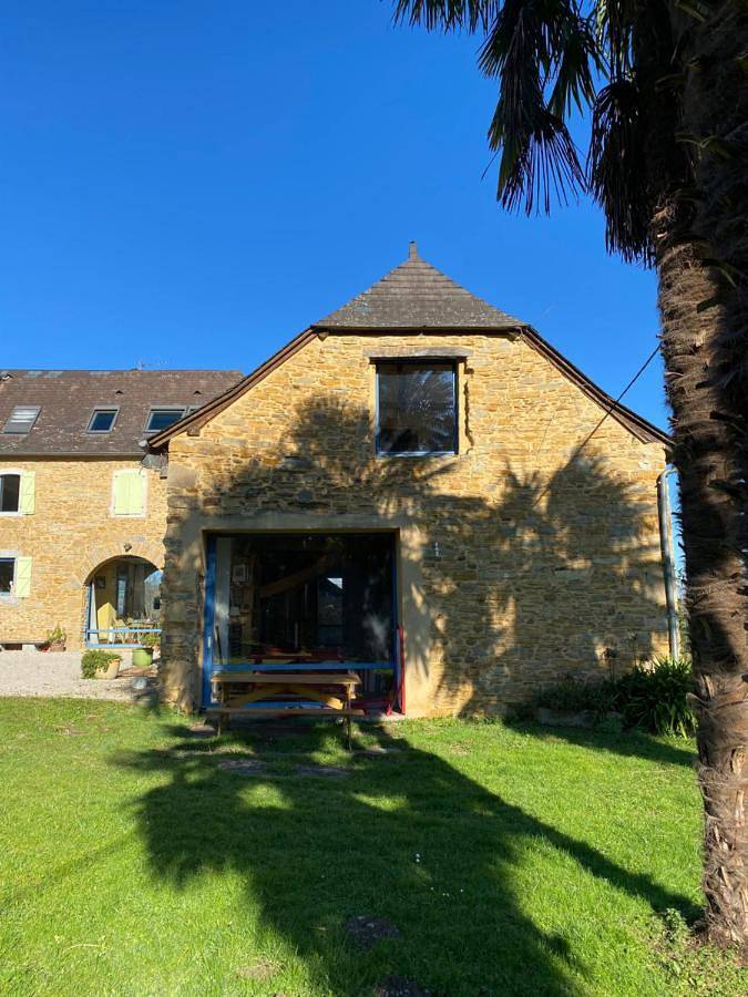 Gîte pour 5 personnes, avec Terrasse ainsi que Jardin et Vue à Gan