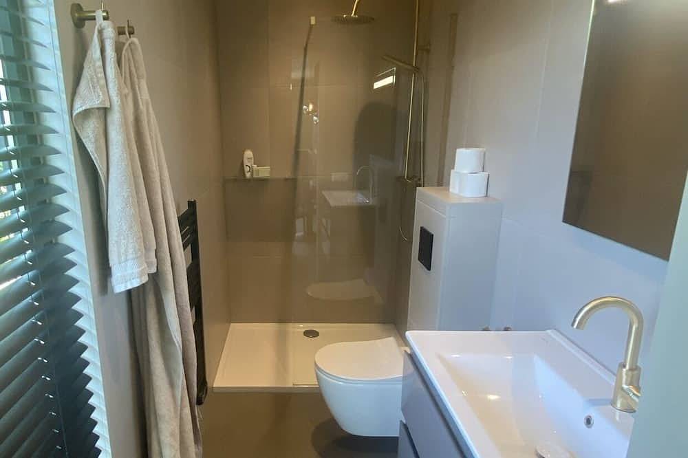 Luxury holiday chalet in Zeeland: Julianahoeve Renesse. Close to beach & centre in Renesse Strand, Renesse