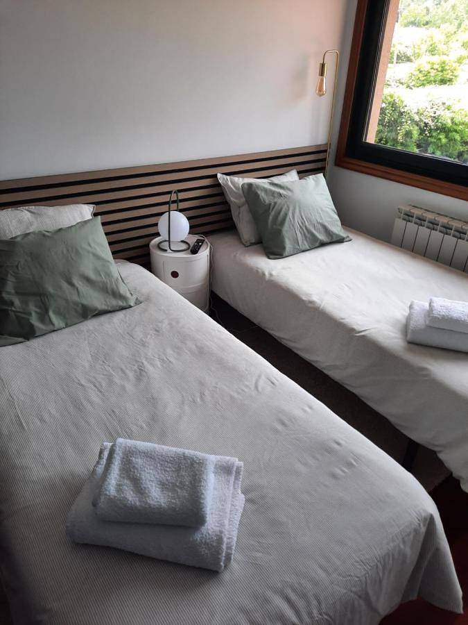 Location de vacances pour 6 personnes, avec jardin ainsi que vue et piscine à Gondomar - 2