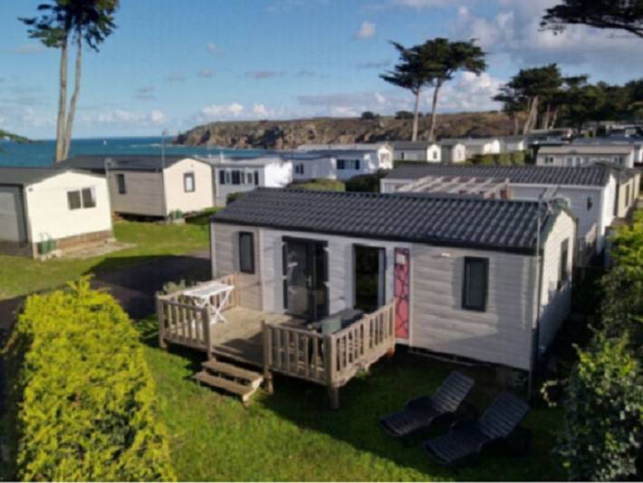 Camping pour 4 personnes, avec terrasse, animaux acceptés en Ille-et-Vilaine