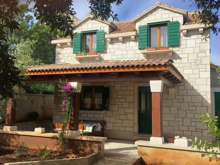 Villa Valentina mit Pool und nahe Strand in Selca, Brac