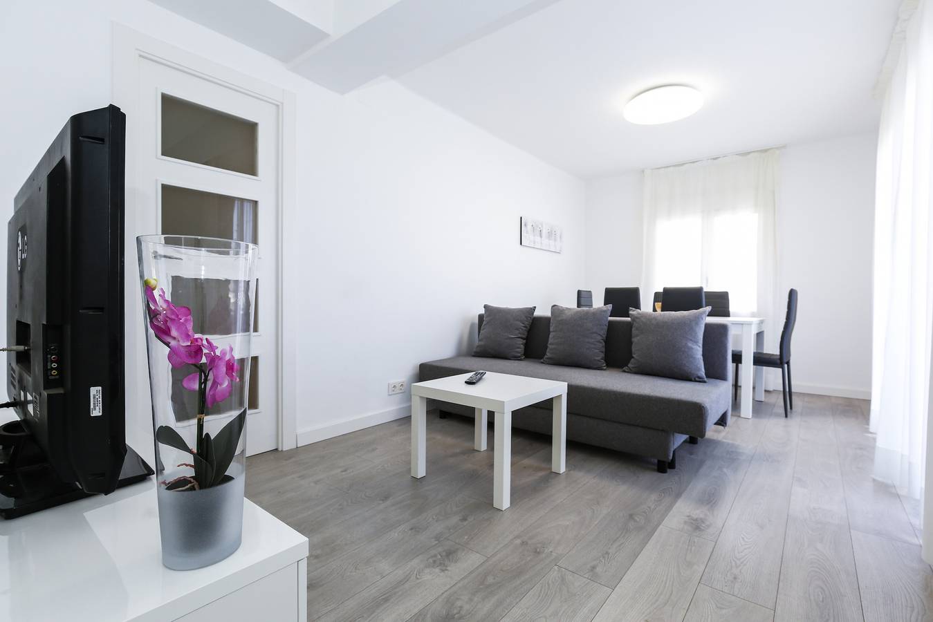 Apartamento entero, Pineda 7 con piscina comunitaria, playa a 100m in Platja de la Pineda, Costa Dorada