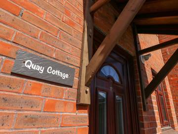 Log Cabin for 4 People in Poole, Poole Harbour, Photo 1
