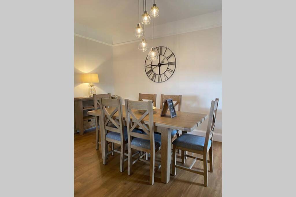 Entire apartment, Three-Bedroom Apartment in Elgin, Moray