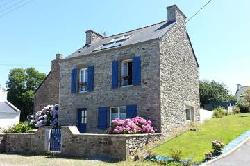 Maison de vacances pour 4 personnes, avec jacuzzi et jardin à Saint-Pabu