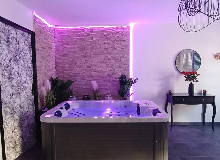 Gîte pour 2 personnes, avec Jacuzzi et Terrasse à Rosières-près-Troyes