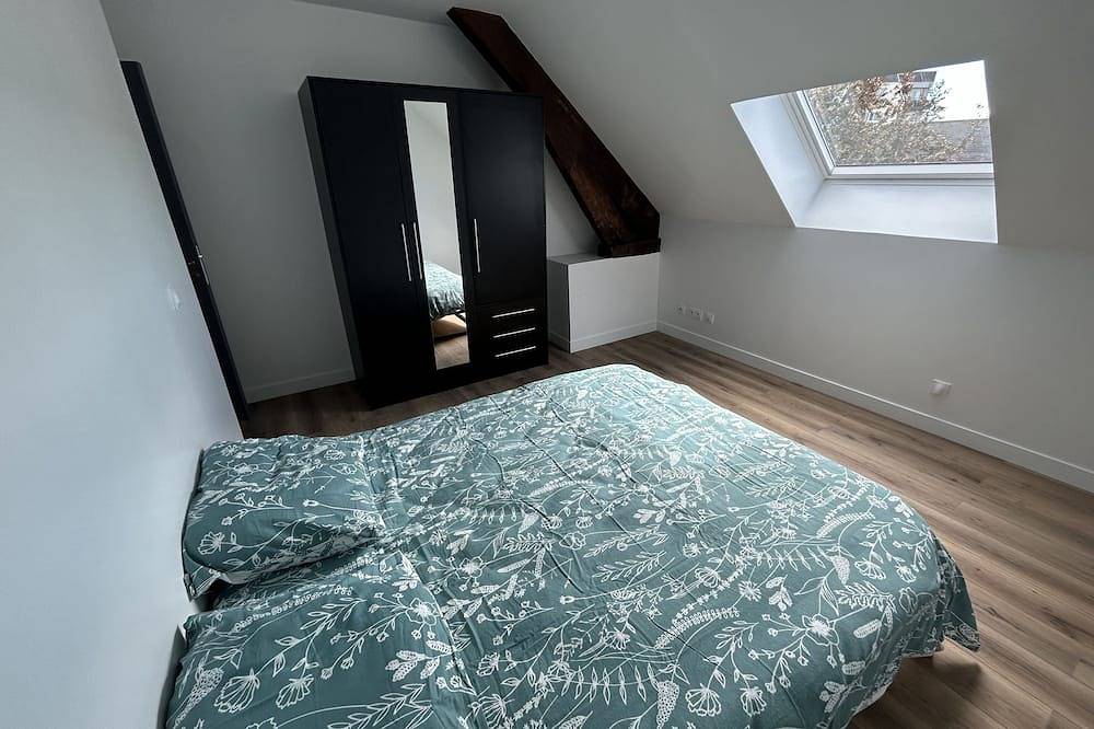 Appartement entier, Appartement #8 moderne rénové avec mezzanine 8pers in Équeurdreville-Hainneville, Cherbourg-en-Cotentin