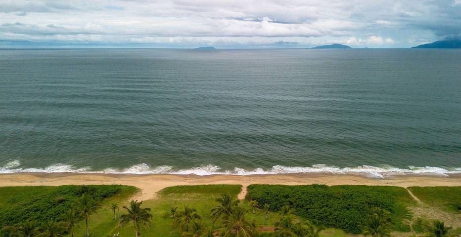 Casas e apartamentos de temporada para 12 pessoas, com jardim em Massaguaçu