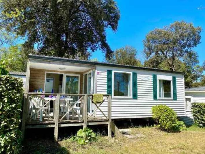 Camping pour 4 personnes, avec bassin pour enfant et jacuzzi à Saint-Georges-d'Oléron