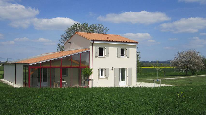 Gîte pour 3 personnes, avec jardin et terrasse